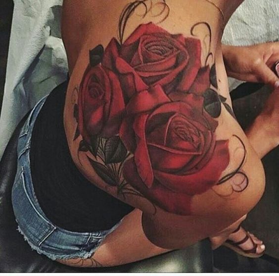 Tatouage Femme Dos (1)