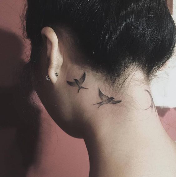Tatouage Femme Nuque (1)