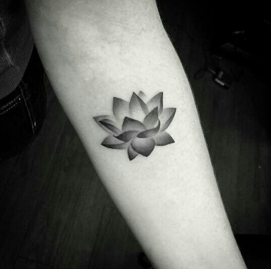 Tatouage Fleur De Lotus Homme (5)