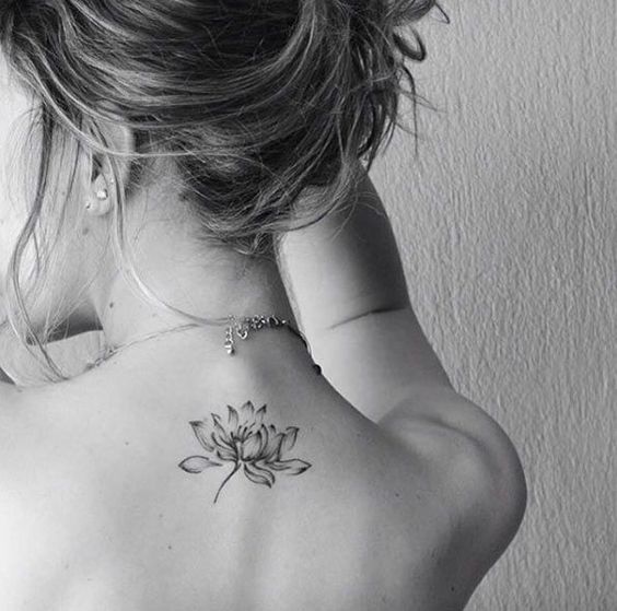 Tatouage Fleur De Lotus Minimaliste (4)