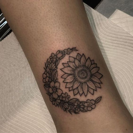 Tatouage Lune Soleil Femme (17)