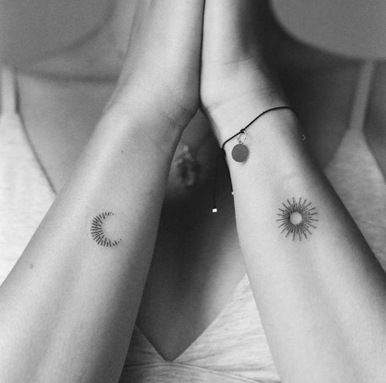 Tatouage Lune Soleil Simple (7)