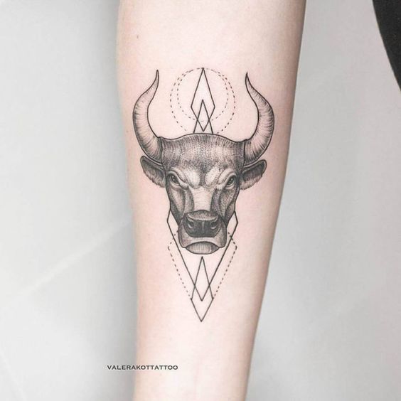 Tatouage Taureau Bras (2)