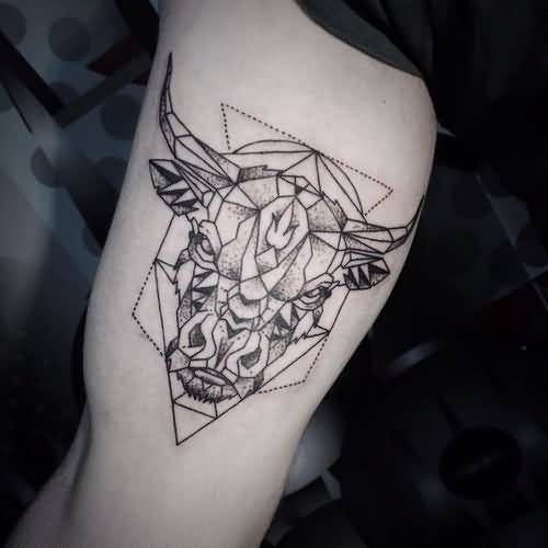 Tatouage Taureau Bras (7)