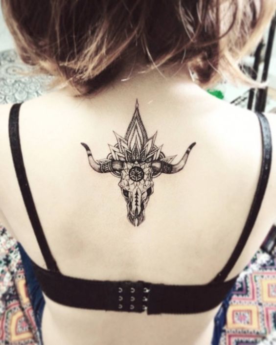 Tatouage Taureau Femme (2)